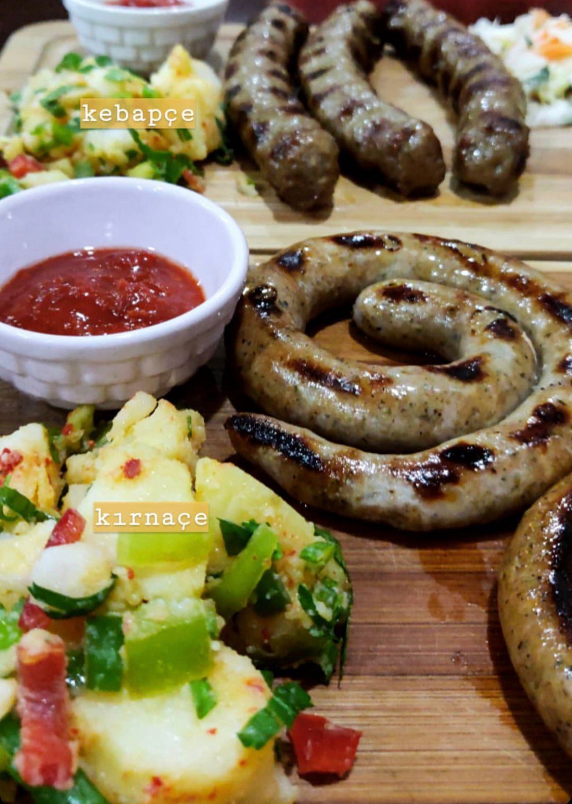 Kebapçe köfte tabağı, kırnaçe ve rakı